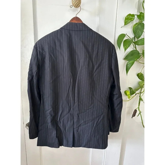 Emanuel Ungaro men’s size 38s/32w Suit - Picture 9 of 9